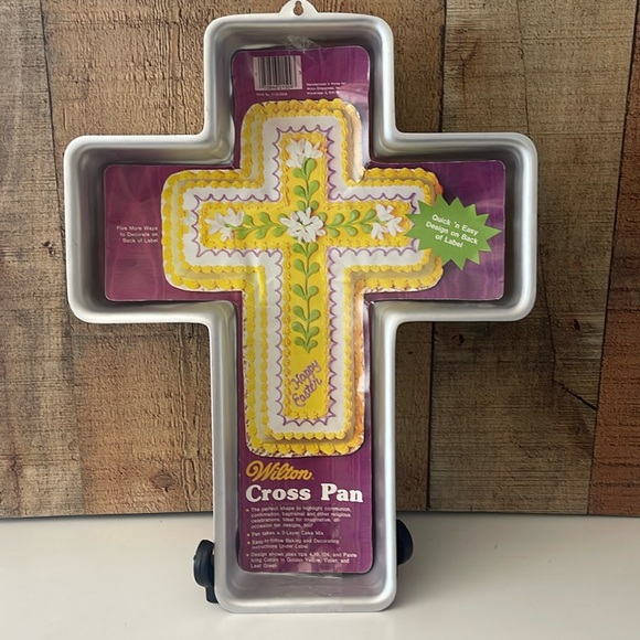 VTG Wilton Cross Cake Pan - Picture 1 of 10